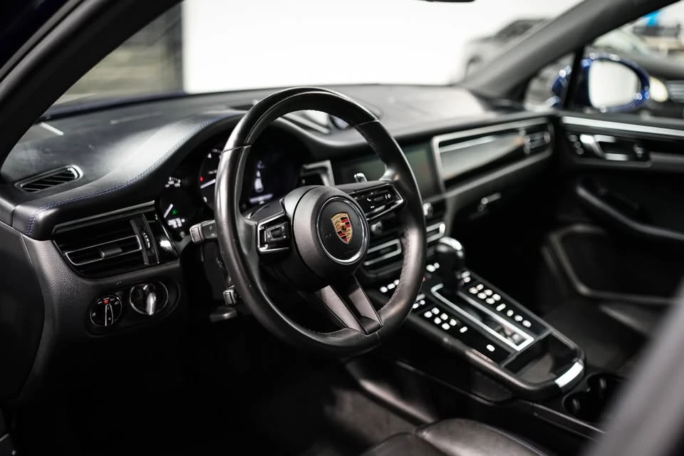 2020 Porsche Macan - Image 13 of 19