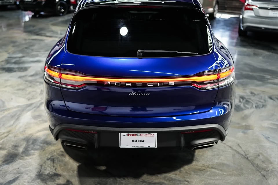 2020 Porsche Macan - Image 10 of 19
