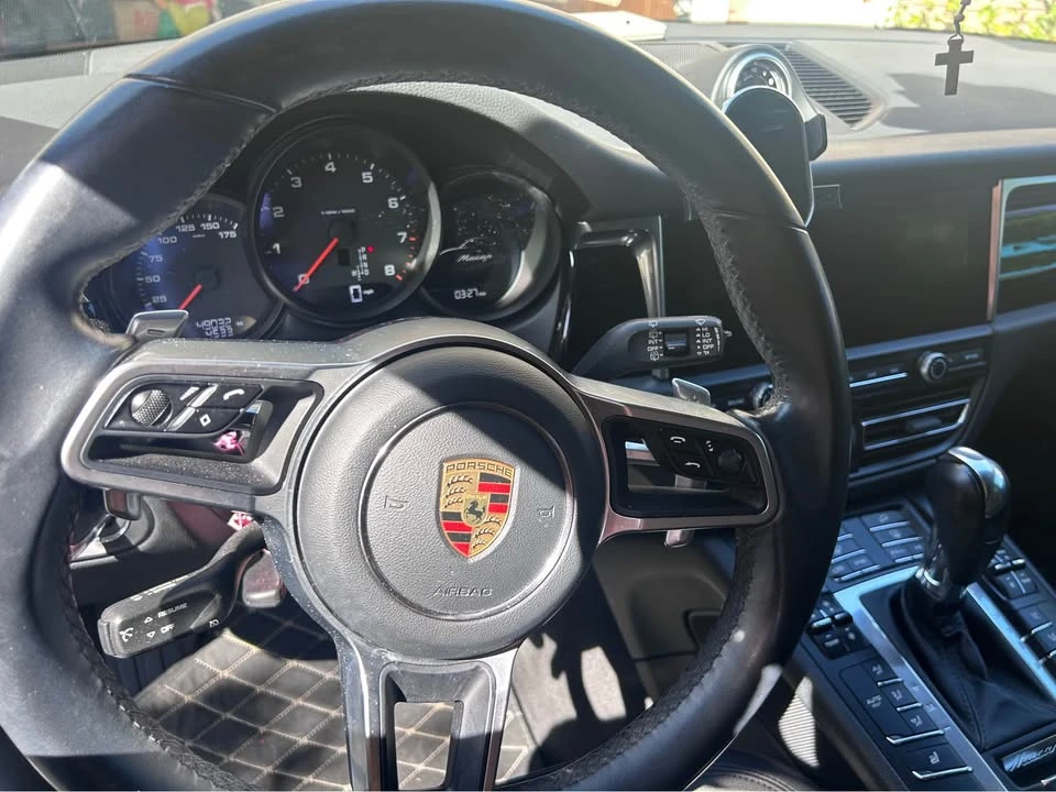 2020 Porsche Macan - Image 7 of 10