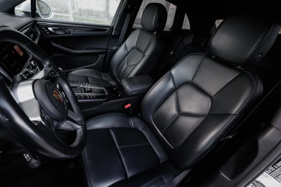 2020 Porsche Macan - Image 9 of 14