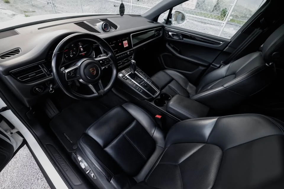 2020 Porsche Macan - Image 8 of 14