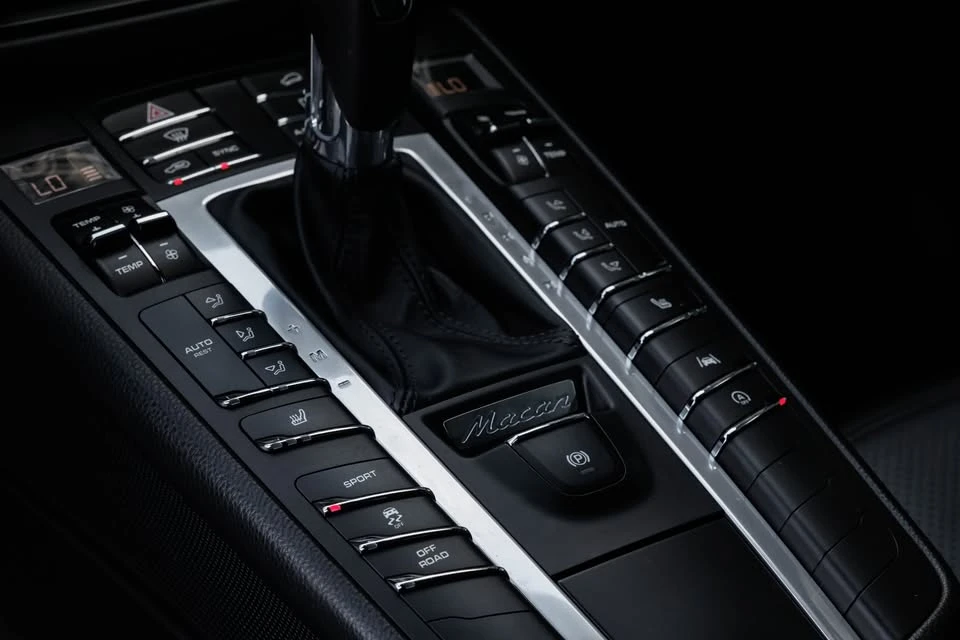 2020 Porsche Macan - Image 12 of 14