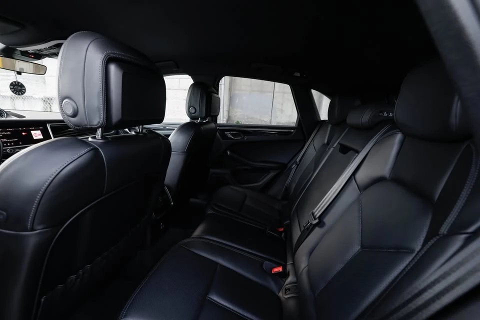 2020 Porsche Macan - Image 10 of 14