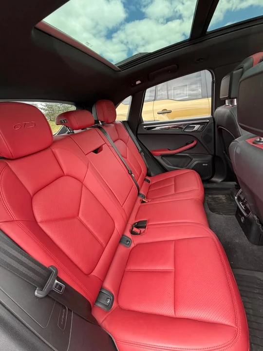 2020 Porsche Macan - Image 9 of 12