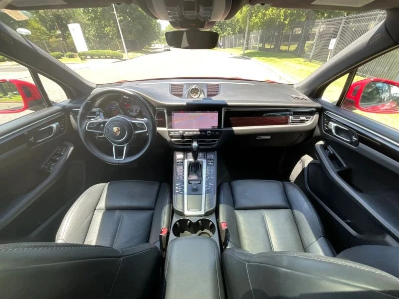 2020 Porsche Macan - Image 19 of 20