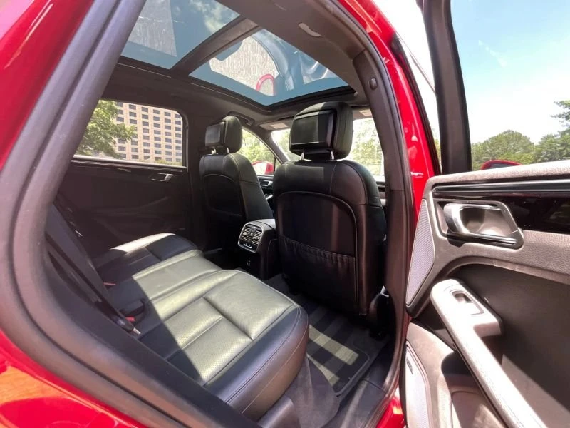 2020 Porsche Macan - Image 10 of 20