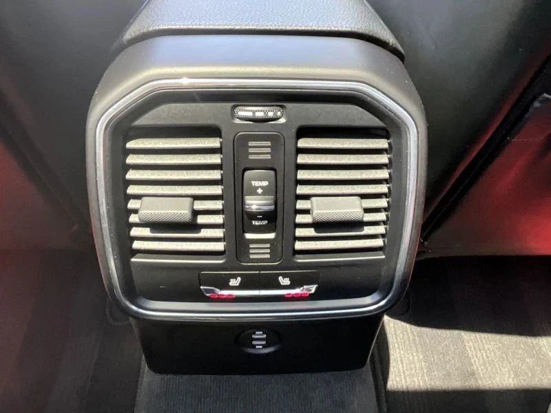 2020 Porsche Macan - Image 18 of 20