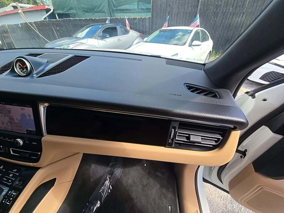 2020 Porsche Macan - Image 5 of 11