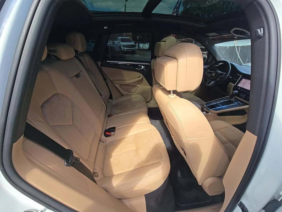 2020 Porsche Macan - Image 8 of 11
