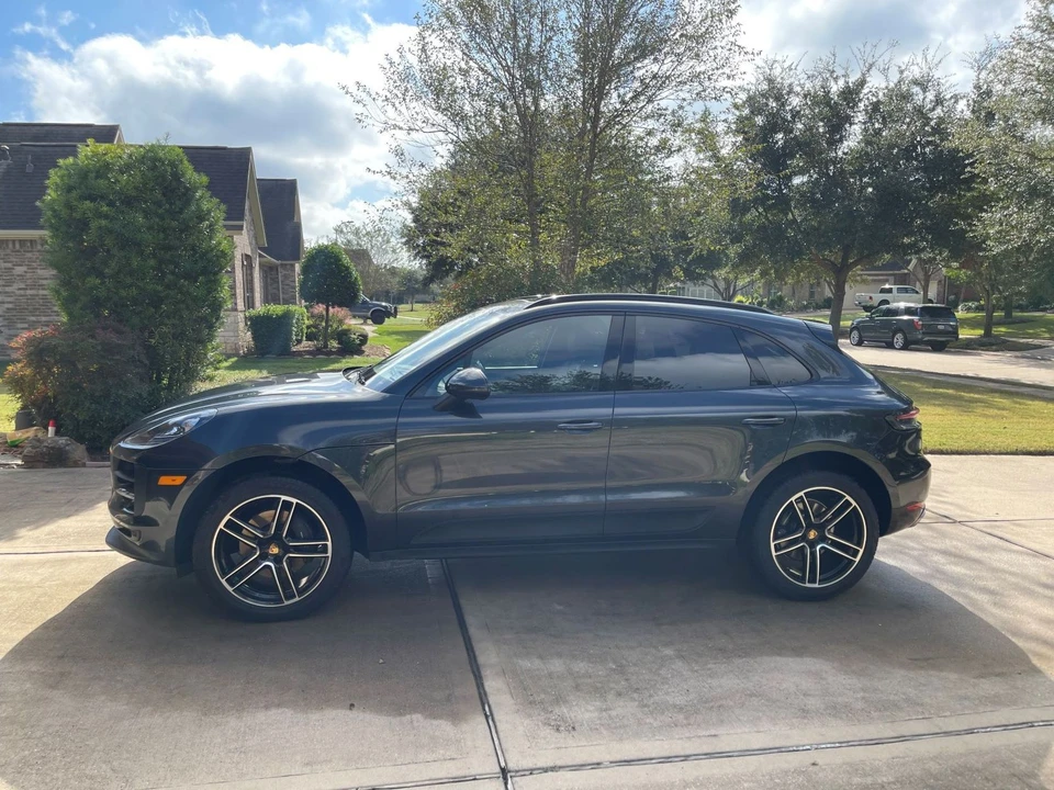 2020 Porsche Macan - Image 2 of 16
