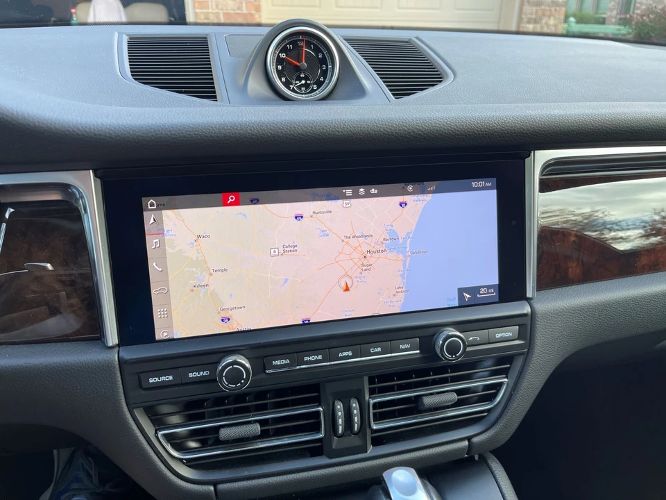 2020 Porsche Macan - Image 9 of 16