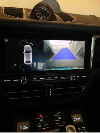 2020 Porsche Macan - Image 11 of 15