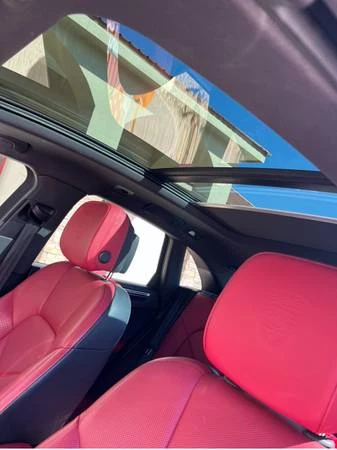 2020 Porsche Macan - Image 9 of 15