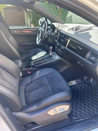 2020 Porsche Macan - Image 11 of 14