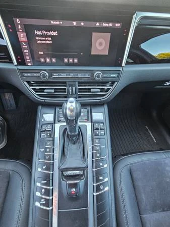 2020 Porsche Macan - Image 12 of 14