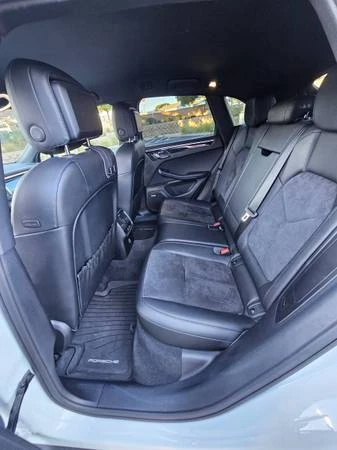 2020 Porsche Macan - Image 11 of 16