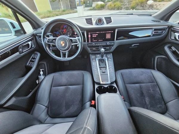 2020 Porsche Macan - Image 15 of 16