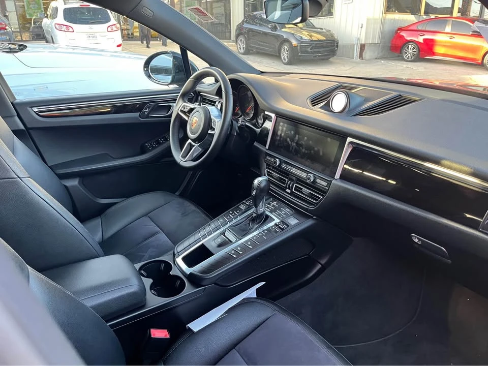 2020 Porsche Macan - Image 7 of 10