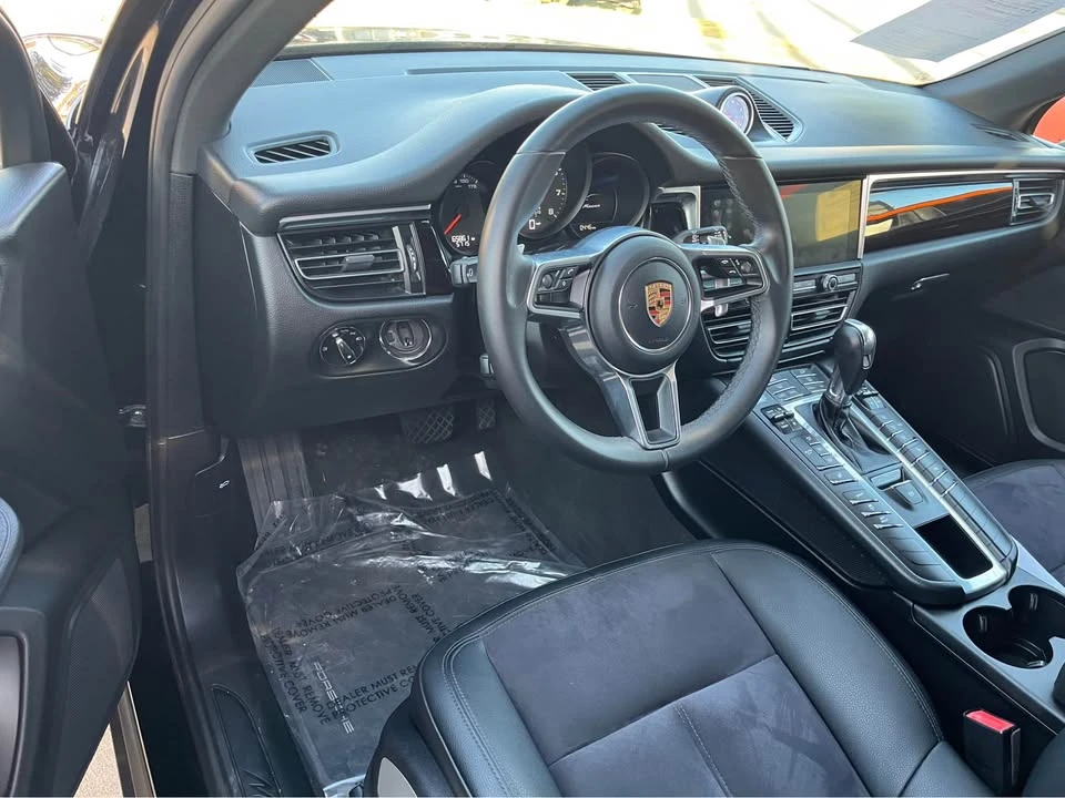 2020 Porsche Macan - Image 8 of 10