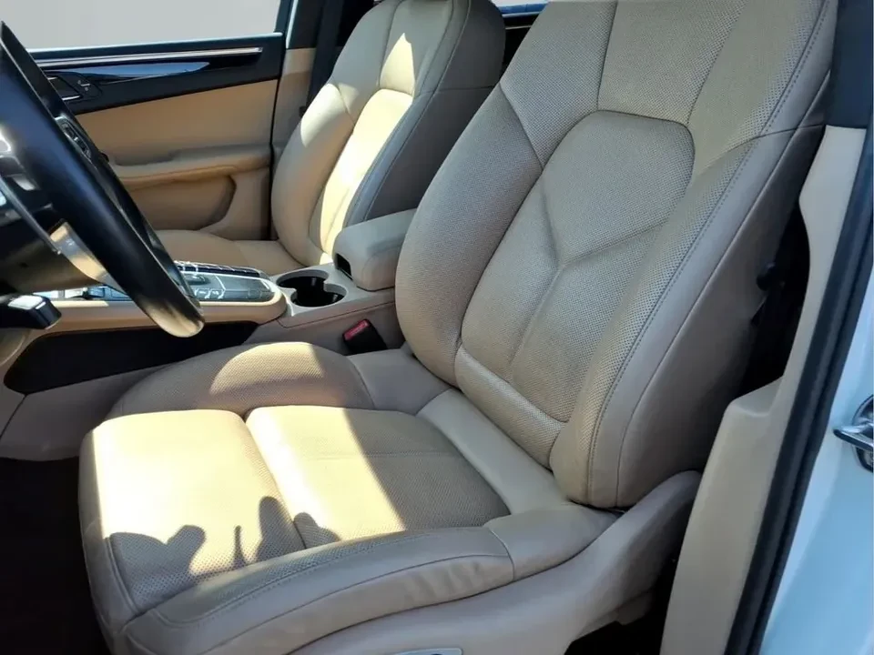 2020 Porsche Macan - Image 16 of 20