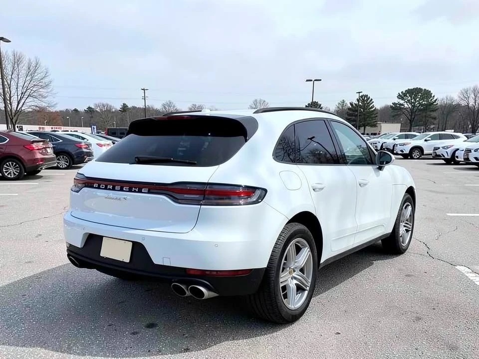 2020 Porsche Macan - Image 8 of 20