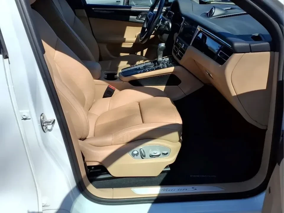 2020 Porsche Macan - Image 9 of 20
