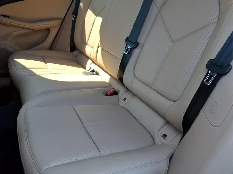 2020 Porsche Macan - Image 13 of 20