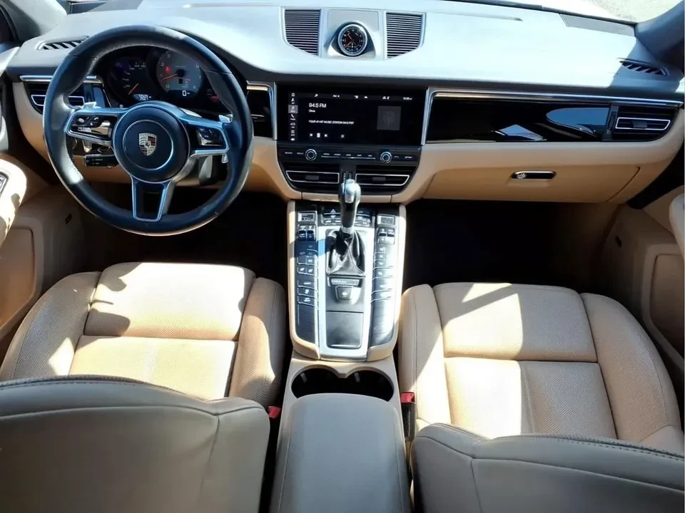 2020 Porsche Macan - Image 11 of 20