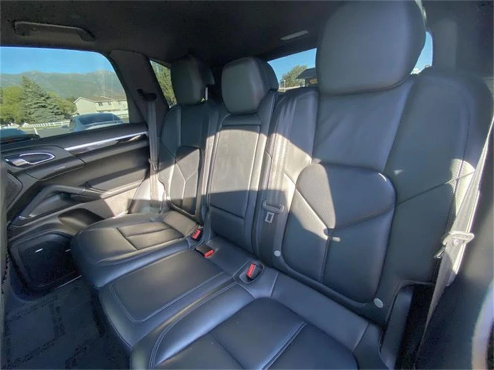 2020 Porsche Macan - Image 7 of 30