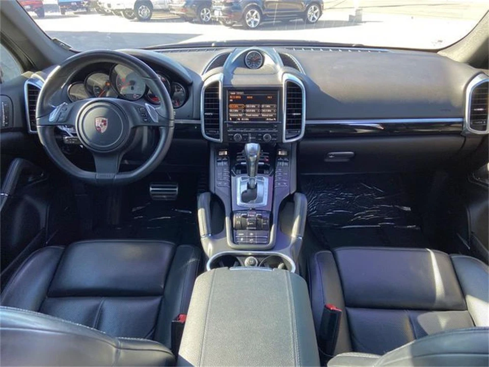 2020 Porsche Macan - Image 10 of 30