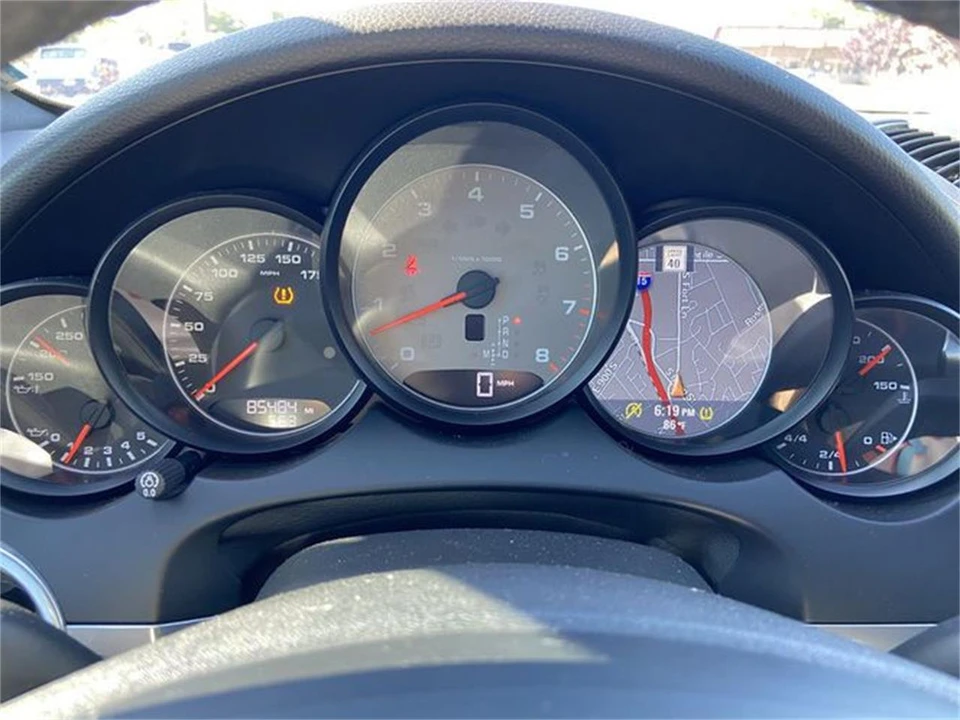 2020 Porsche Macan - Image 24 of 30