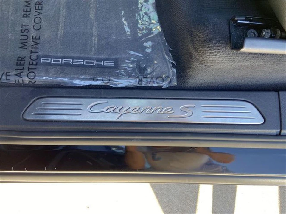 2020 Porsche Macan - Image 29 of 30