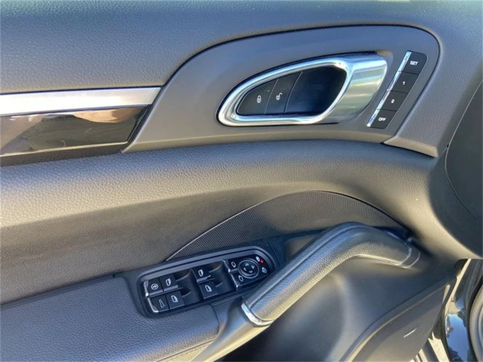 2020 Porsche Macan - Image 30 of 30