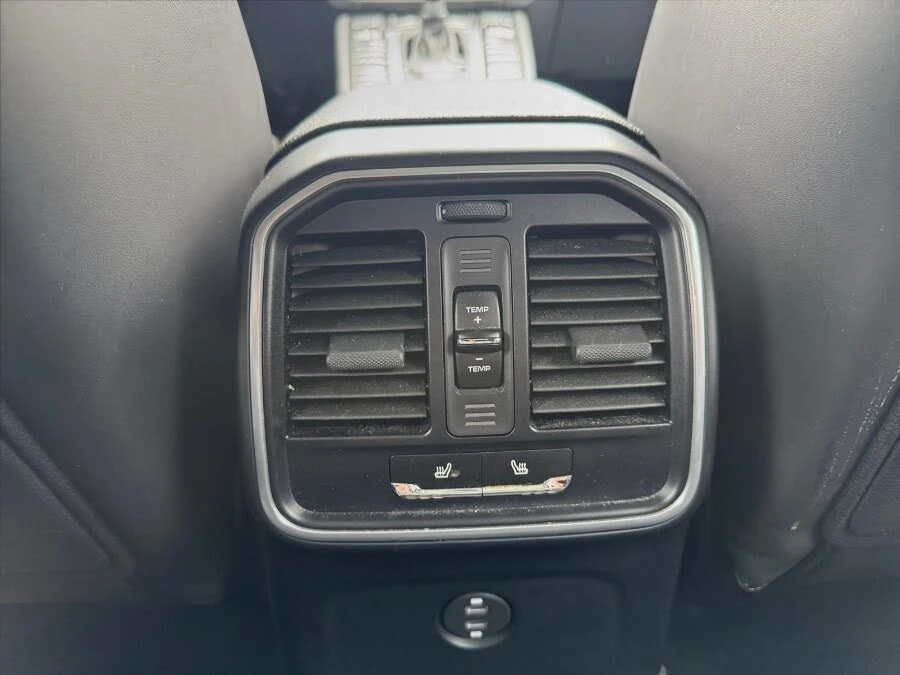 2020 Porsche Macan - Image 16 of 20