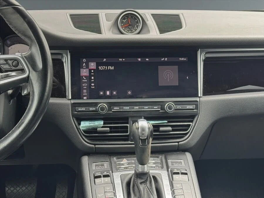 2020 Porsche Macan - Image 15 of 20