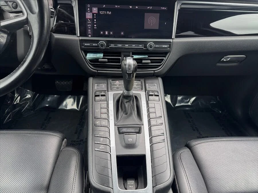 2020 Porsche Macan - Image 14 of 20