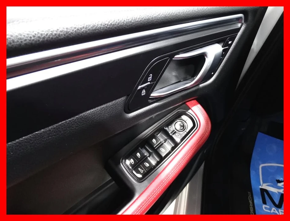2020 Porsche Macan - Image 14 of 20