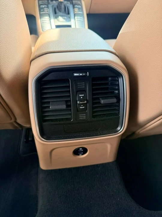 2020 Porsche Macan - Image 11 of 16
