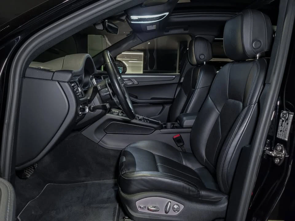 2020 Porsche Macan - Image 11 of 20