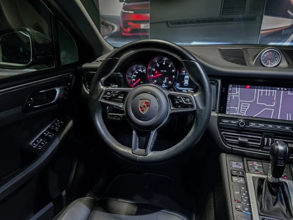 2020 Porsche Macan - Image 12 of 20
