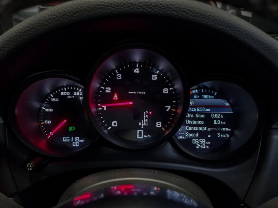 2020 Porsche Macan - Image 13 of 20