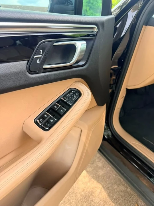 2020 Porsche Macan - Image 8 of 16