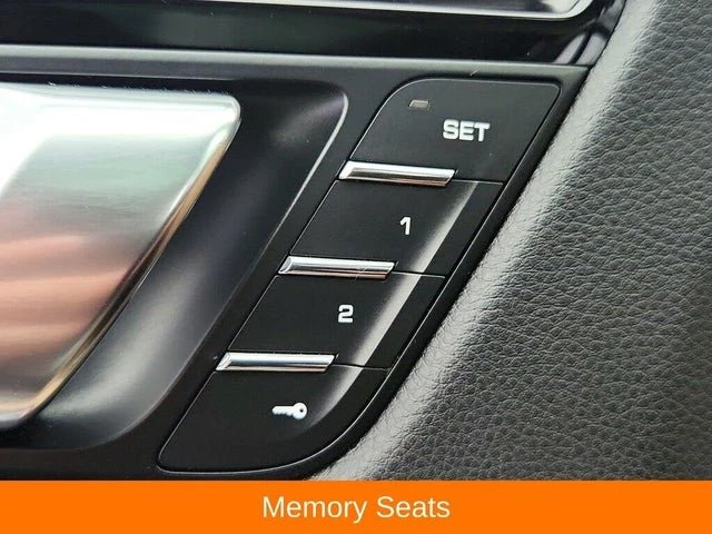 2020 Porsche Macan - Image 18 of 19