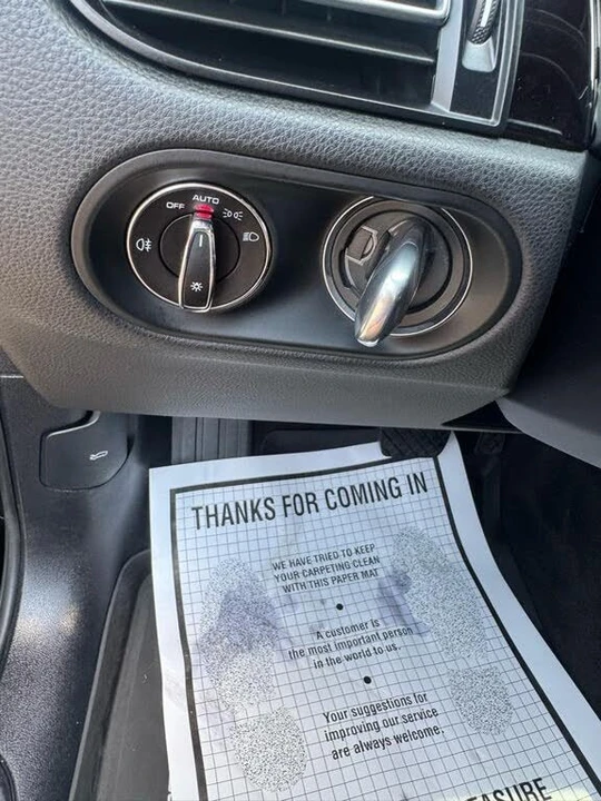 2020 Porsche Macan - Image 15 of 20