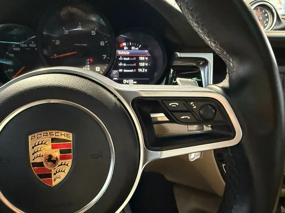 2020 Porsche Macan - Image 19 of 21