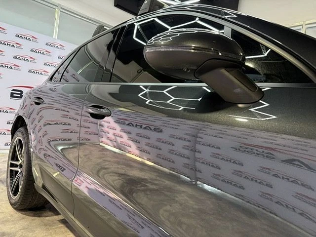 2020 Porsche Macan - Image 17 of 21
