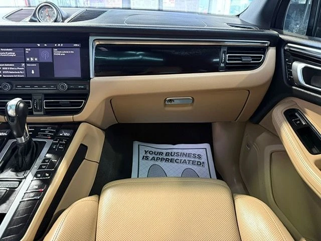 2020 Porsche Macan - Image 30 of 31