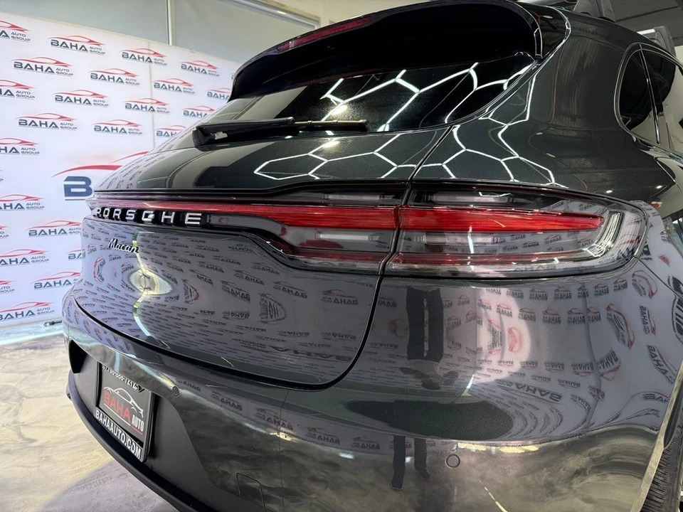 2020 Porsche Macan - Image 14 of 21