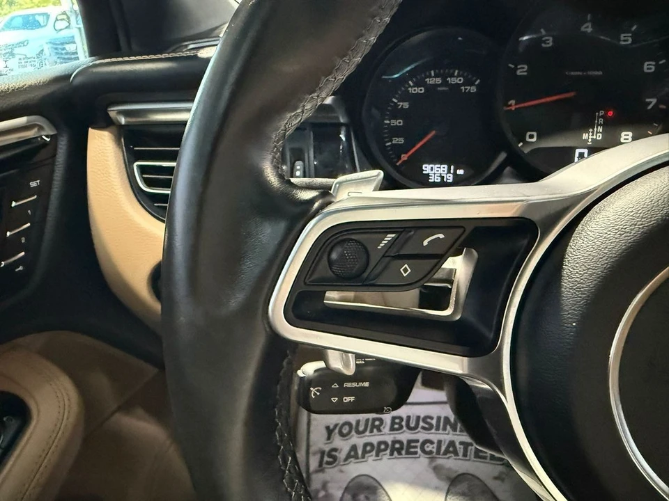 2020 Porsche Macan - Image 20 of 21