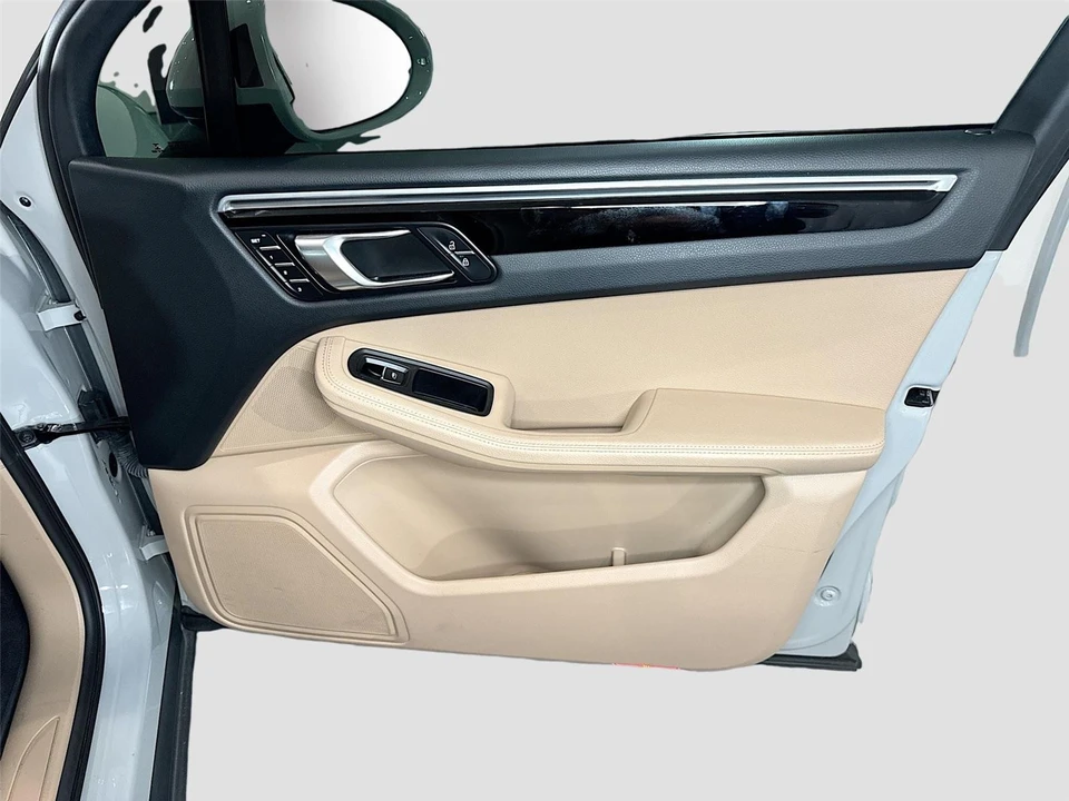 2020 Porsche Macan - Image 15 of 15